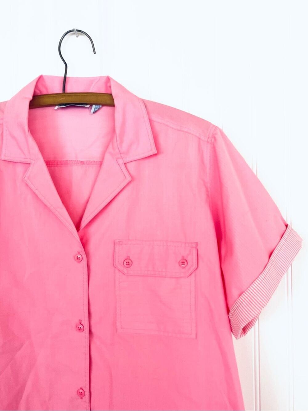 Vintage Pink and White Stripes Button-Up Collared Shirt Leeds New York London XL